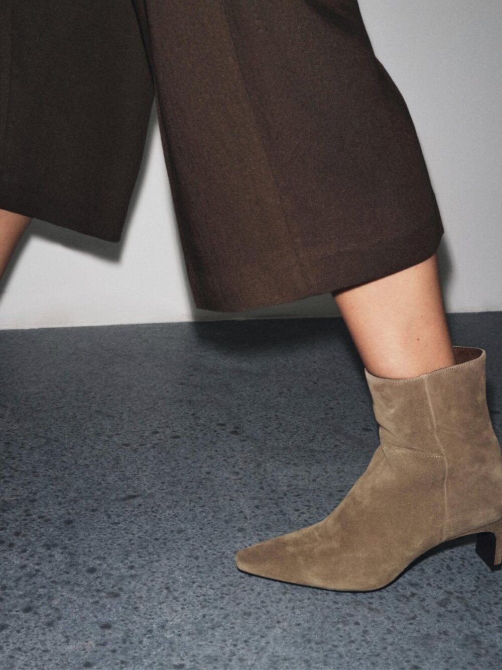 Taupe Kitten Heel Pointed Toe Ankle Boots Zara Split Leather NWT 39 US 8